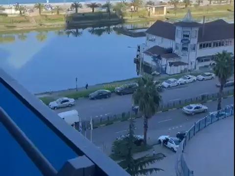 Двухкомнатная квартира возле моря в городе Батуми. - სურათი 1