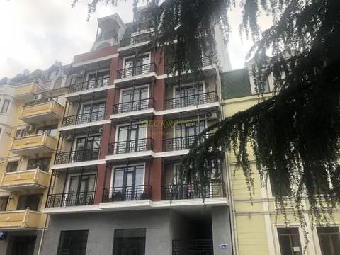Продается квартира на седьмом этаже в центре старого города Батуми шикарним видом на горы, море и город. - изображение 1