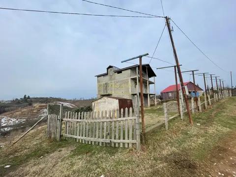 Трехэтажный частный дом новой постройки с прекрасным видом на горы. - სურათი 1