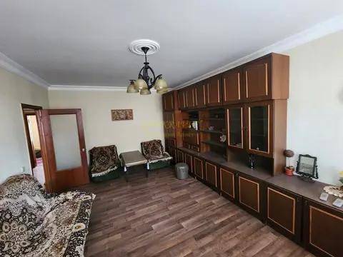 В Батуми трехкомнатная квартира , в одном из тихих районов. - სურათი 1