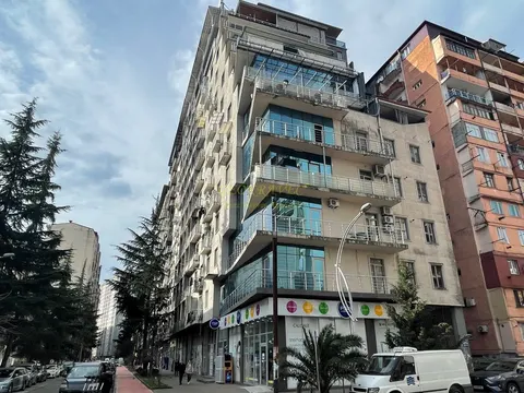 Завершенный дом у парка 6 мая. Квартиры в центре города Батуми.