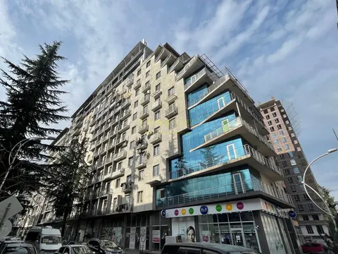 Завершенный дом у парка 6 мая. Квартиры в центре города Батуми.