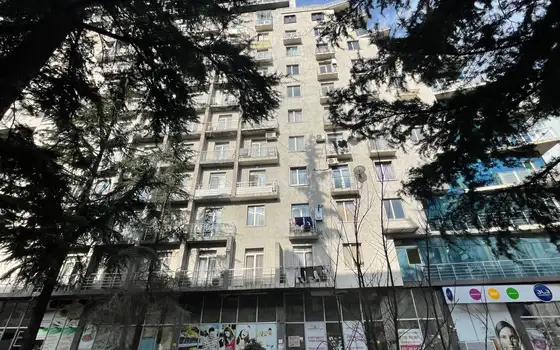 Завершенный дом у парка 6 мая. Квартиры в центре города Батуми.