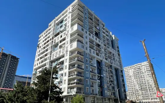 Новый дом у моря. Квартиры с видом на море и на город Батуми.
