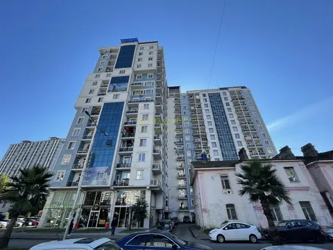 Новый дом у моря. Квартиры с видом на море и на город Батуми.