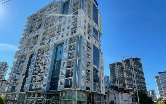 Новый дом у моря. Квартиры с видом на море и на город Батуми.