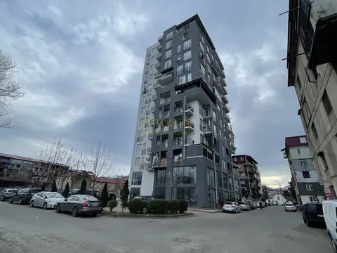 Новый жилой дом в тихом районе Батуми. Квартиры с видом на горы.