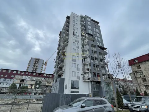 Новый жилой дом в тихом районе Батуми. Квартиры с видом на горы.