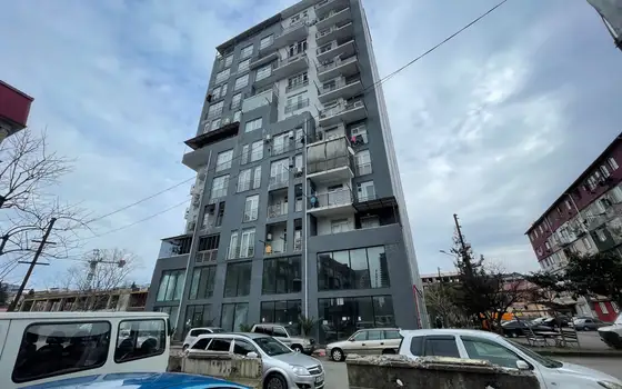 Новый жилой дом в тихом районе Батуми. Квартиры с видом на горы.