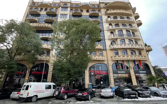 Новый жилой дом в центре старого Батуми. Квартиры на ул. Горгиладзе в городе Батуми.
