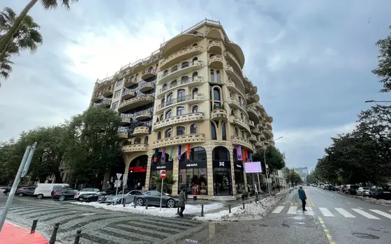 Новый жилой дом в центре старого Батуми. Квартиры на ул. Горгиладзе в городе Батуми.