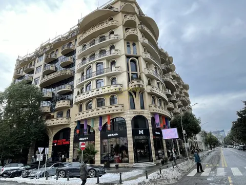 Новый жилой дом в центре старого Батуми. Квартиры на ул. Горгиладзе в городе Батуми.