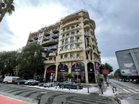 Новый жилой дом в центре старого Батуми. Квартиры на ул. Горгиладзе в городе Батуми.