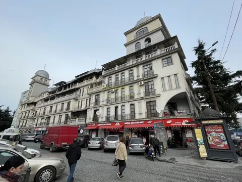 Квартиры в новом жилом доме у канатной дороги в центре старого Батуми. Квартиры у моря.
