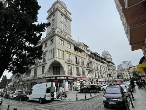 Квартиры в новом жилом доме у канатной дороги в центре старого Батуми. Квартиры у моря.