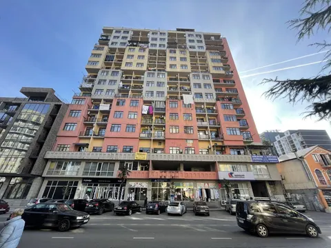Квартиры в новом доме с видом на море и на город Батуми. Новый дом в центре города.