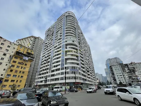 Квартиры у аквапарка. Квартиры в новом жилом доме с видом на море и на горы.