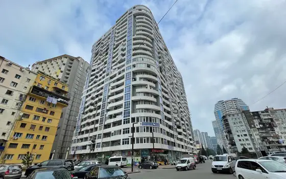 Квартиры у аквапарка. Квартиры в новом жилом доме с видом на море и на горы.
