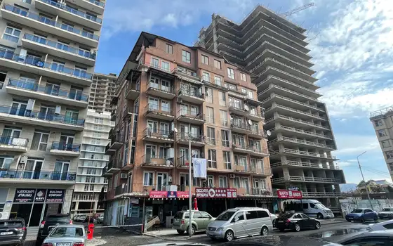 Квартиры в новом жилом доме на новом бульваре Батуми. Продается квартиры с видом на море и на горы.