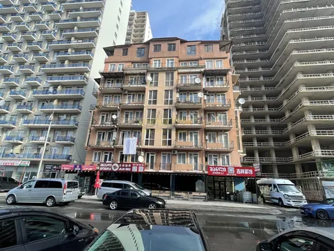 Квартиры в новом жилом доме на новом бульваре Батуми. Продается квартиры с видом на море и на горы.