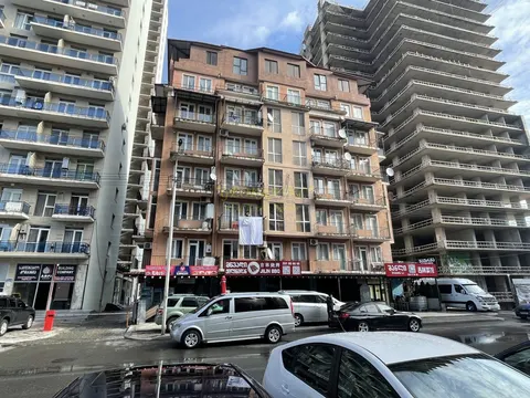 Квартиры в новом жилом доме на новом бульваре Батуми. Продается квартиры с видом на море и на горы.