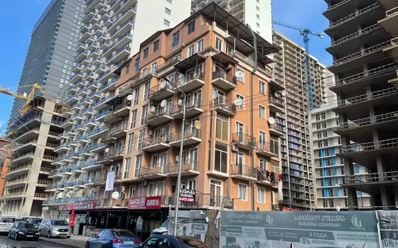 Квартиры в новом жилом доме на новом бульваре Батуми. Продается квартиры с видом на море и на горы.