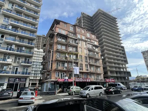 Квартиры в новом жилом доме на новом бульваре Батуми. Продается квартиры с видом на море и на горы.