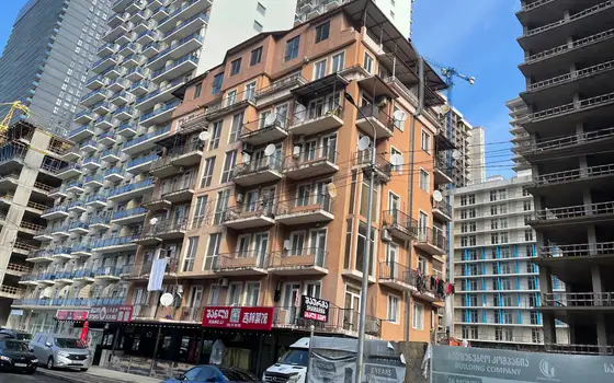 Квартиры в новом жилом доме на новом бульваре Батуми. Продается квартиры с видом на море и на горы.