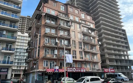 Квартиры в новом жилом доме на новом бульваре Батуми. Продается квартиры с видом на море и на горы.