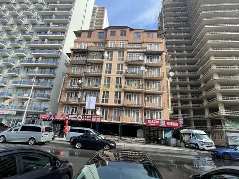 Квартиры в новом жилом доме на новом бульваре Батуми. Продается квартиры с видом на море и на горы.