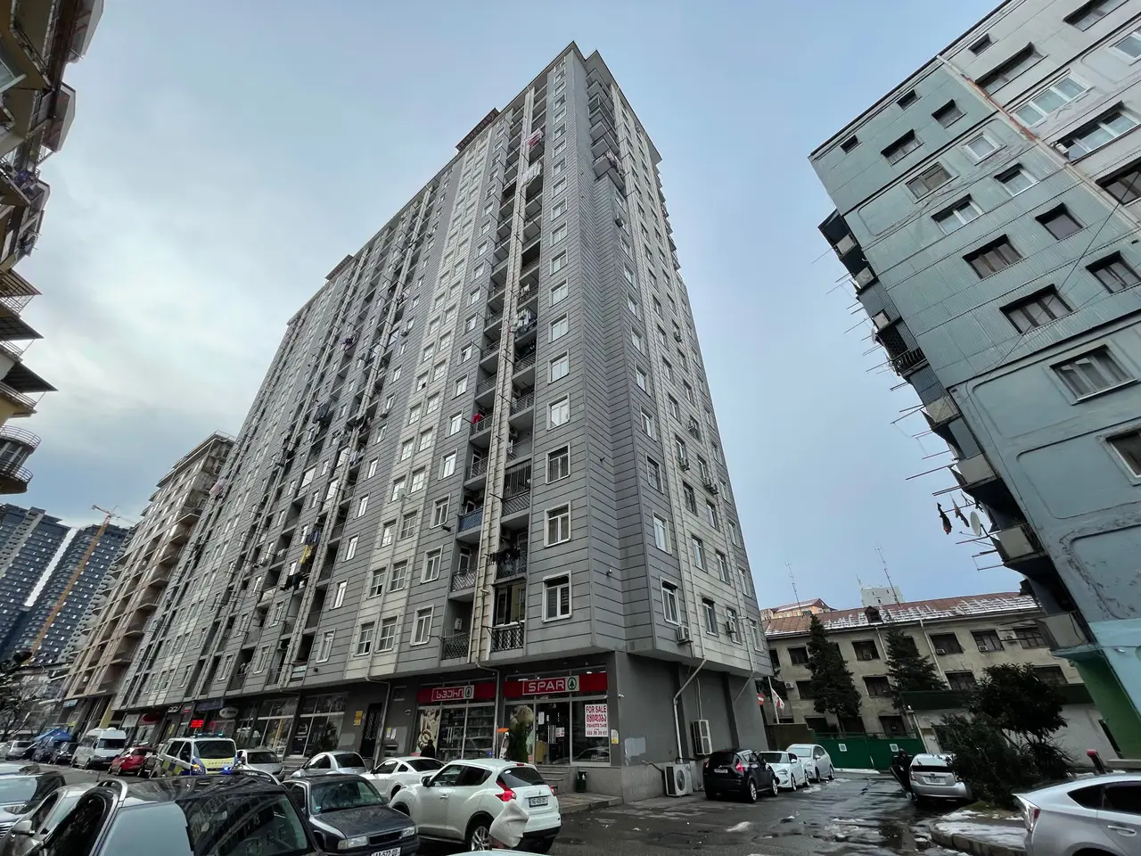 Новый 20 этажный жилой дом на улице Горгасали угол Джавахишвили. Квартиры у Макдональдса с видом на море.