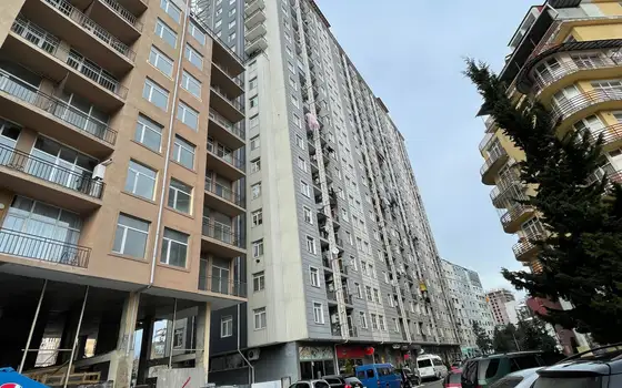 Новый 20 этажный жилой дом на улице Горгасали угол Джавахишвили. Квартиры у Макдональдса с видом на море.
