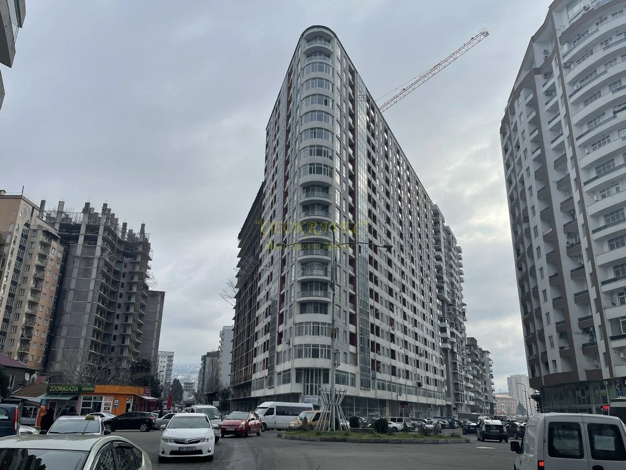 Продается квартиры в новом 21 этажном жилом доме на улице Агмашанебели с видом на море.