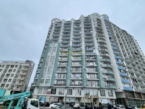 Новый жилой дом. Квартиры с видом на море и на горы.