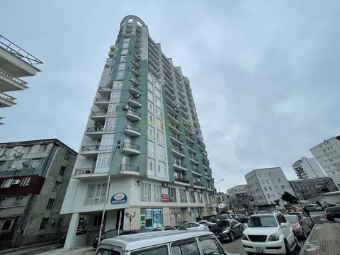 Новый жилой дом. Квартиры с видом на море и на горы.