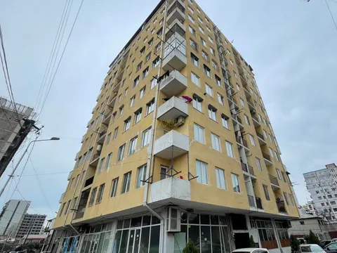 Новый жилой дом в тихом районе города. Квартиры с видом на горы и на город