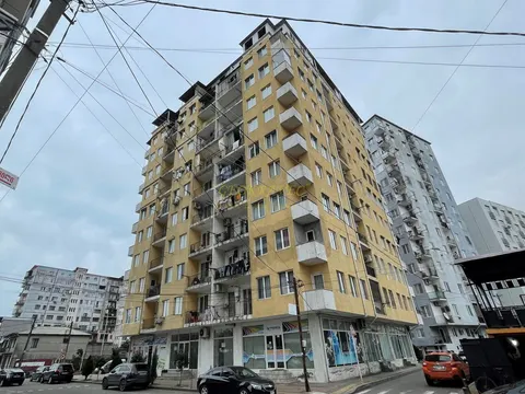 Новый жилой дом в тихом районе города. Квартиры с видом на горы и на город