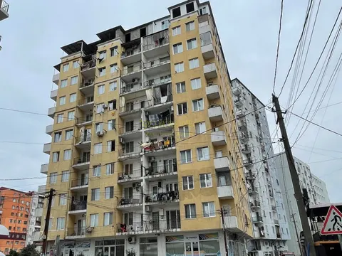 Новый жилой дом в тихом районе города. Квартиры с видом на горы и на город