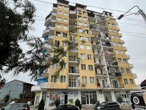 Новый жилой дом в тихом районе города. Квартиры с видом на горы и на город
