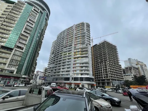 Новый 22 этажный жилой дом на улице Кобаладзе. Квартиры с видом на море и на горы.