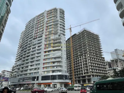 Новый 22 этажный жилой дом на улице Кобаладзе. Квартиры с видом на море и на горы.
