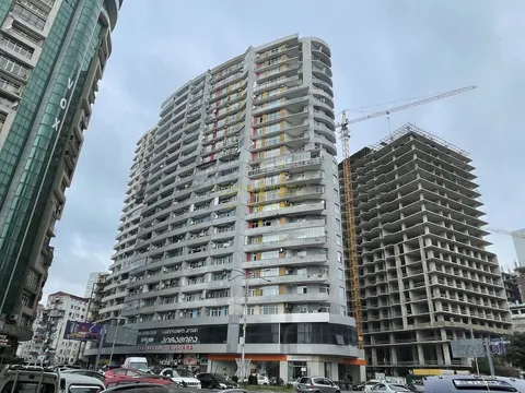 Новый 22 этажный жилой дом на улице Кобаладзе. Квартиры с видом на море и на горы.