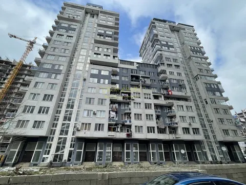 Новый жилой дом ,,NBG House" на новом бульваре Батуми. Квартиры у моря с видом на горы.