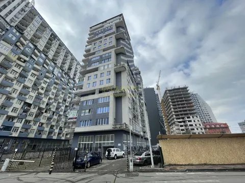 Новый жилой дом ,,NBG House" на новом бульваре Батуми. Квартиры у моря с видом на горы.