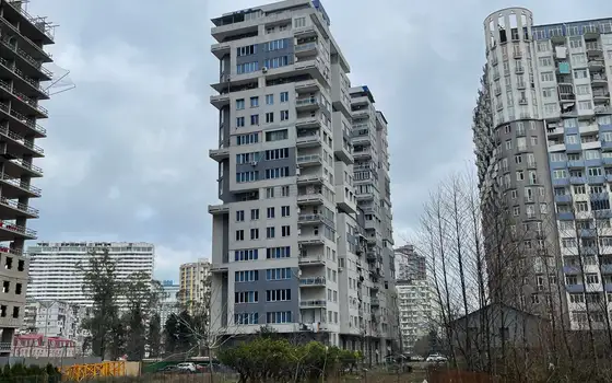 Новый жилой дом ,,NBG House" на новом бульваре Батуми. Квартиры у моря с видом на горы.