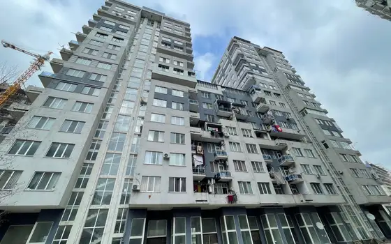 Новый жилой дом ,,NBG House" на новом бульваре Батуми. Квартиры у моря с видом на горы.