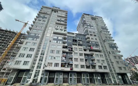Новый жилой дом ,,NBG House" на новом бульваре Батуми. Квартиры у моря с видом на горы.