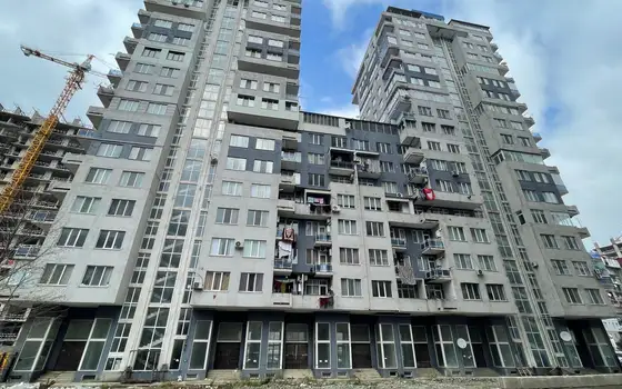Новый жилой дом ,,NBG House" на новом бульваре Батуми. Квартиры у моря с видом на горы.