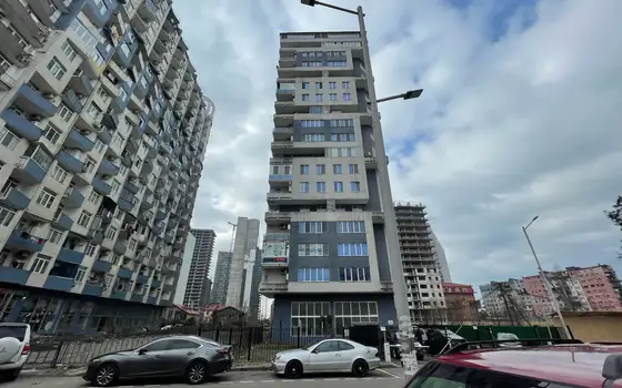 Новый жилой дом ,,NBG House" на новом бульваре Батуми. Квартиры у моря с видом на горы.