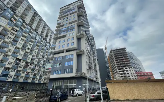 Новый жилой дом ,,NBG House" на новом бульваре Батуми. Квартиры у моря с видом на горы.